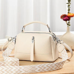 Elegant Tan Leather Handbag with Adjustable Strap & Multiple Pockets 8910
