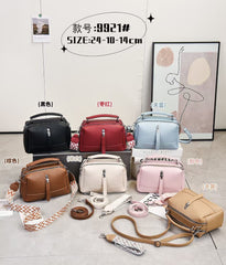 Elegant Tan Leather Handbag with Adjustable Strap & Multiple Pockets 8910