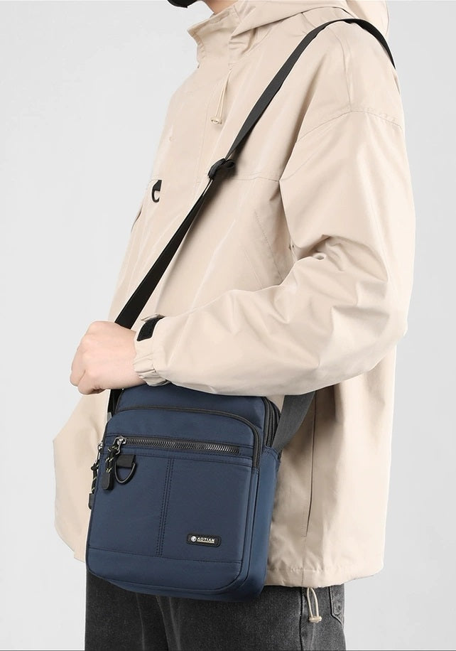 Sleek & Durable Gray Messenger Bag – Your Everyday Companion