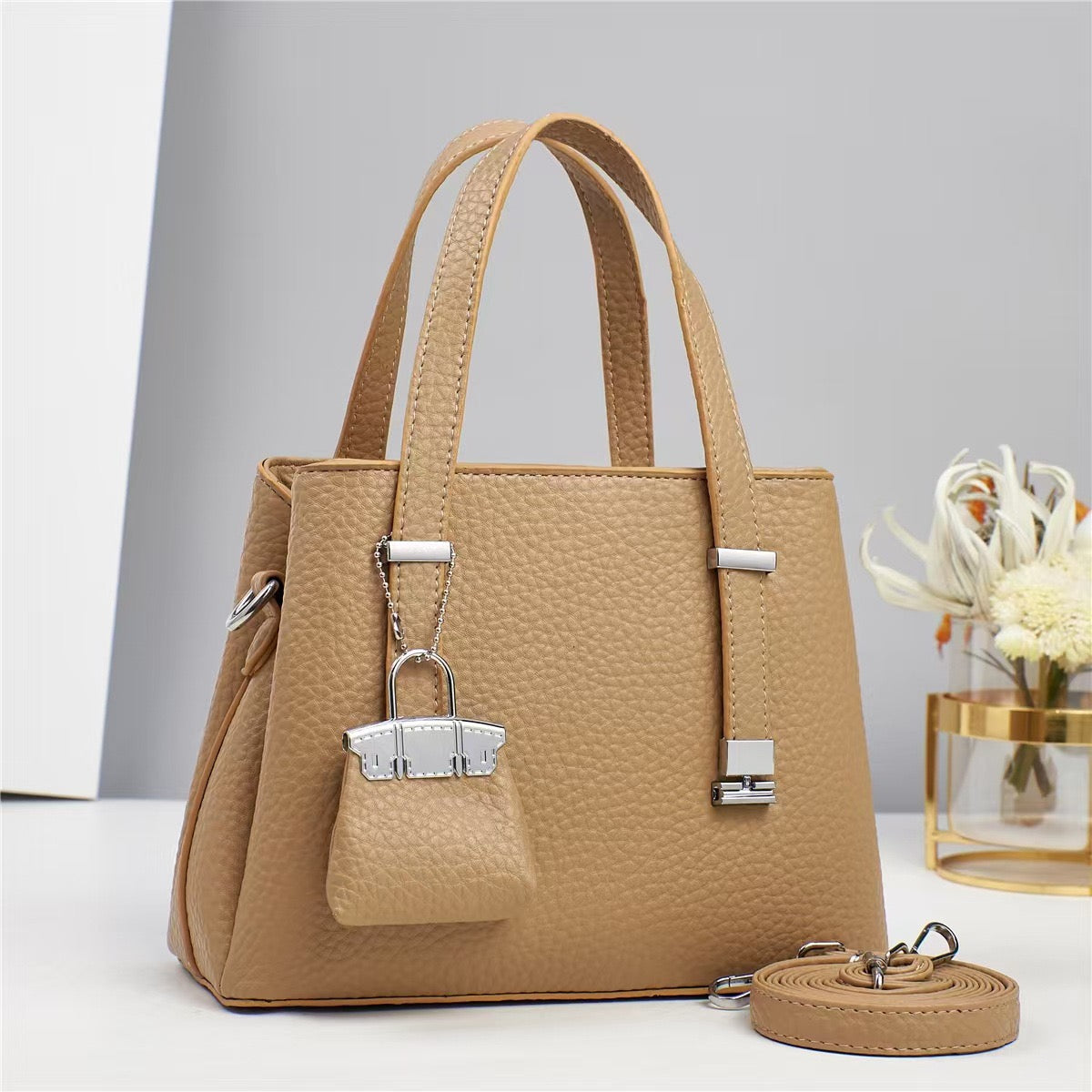 Elegant Handbag with Detachable Strap ( watch video before video) 9836