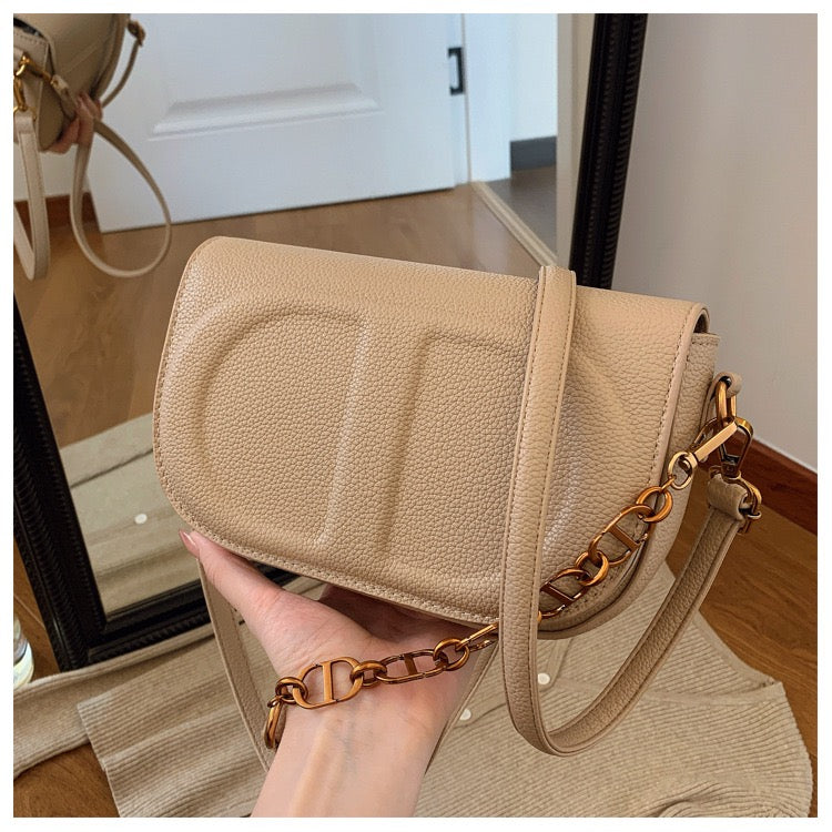 Chic Gold Chain Crossbody Bag 1091