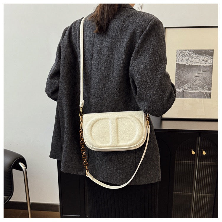 Chic Gold Chain Crossbody Bag 1091