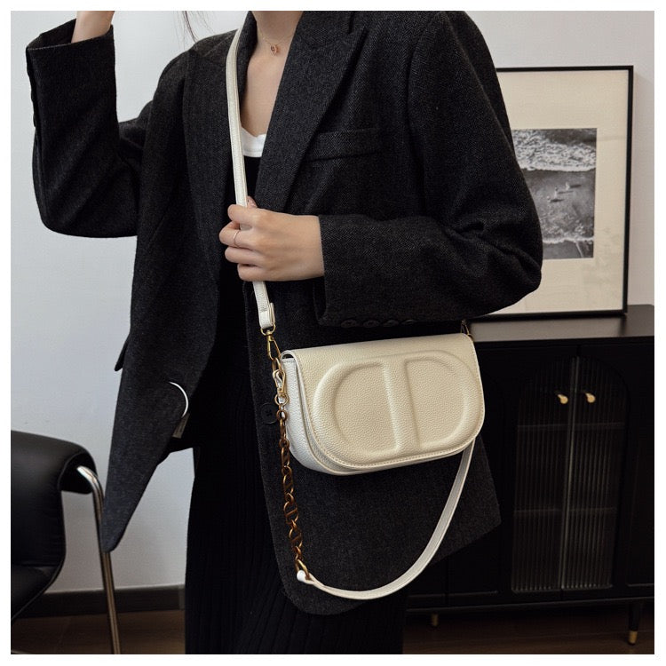 Chic Gold Chain Crossbody Bag 1091