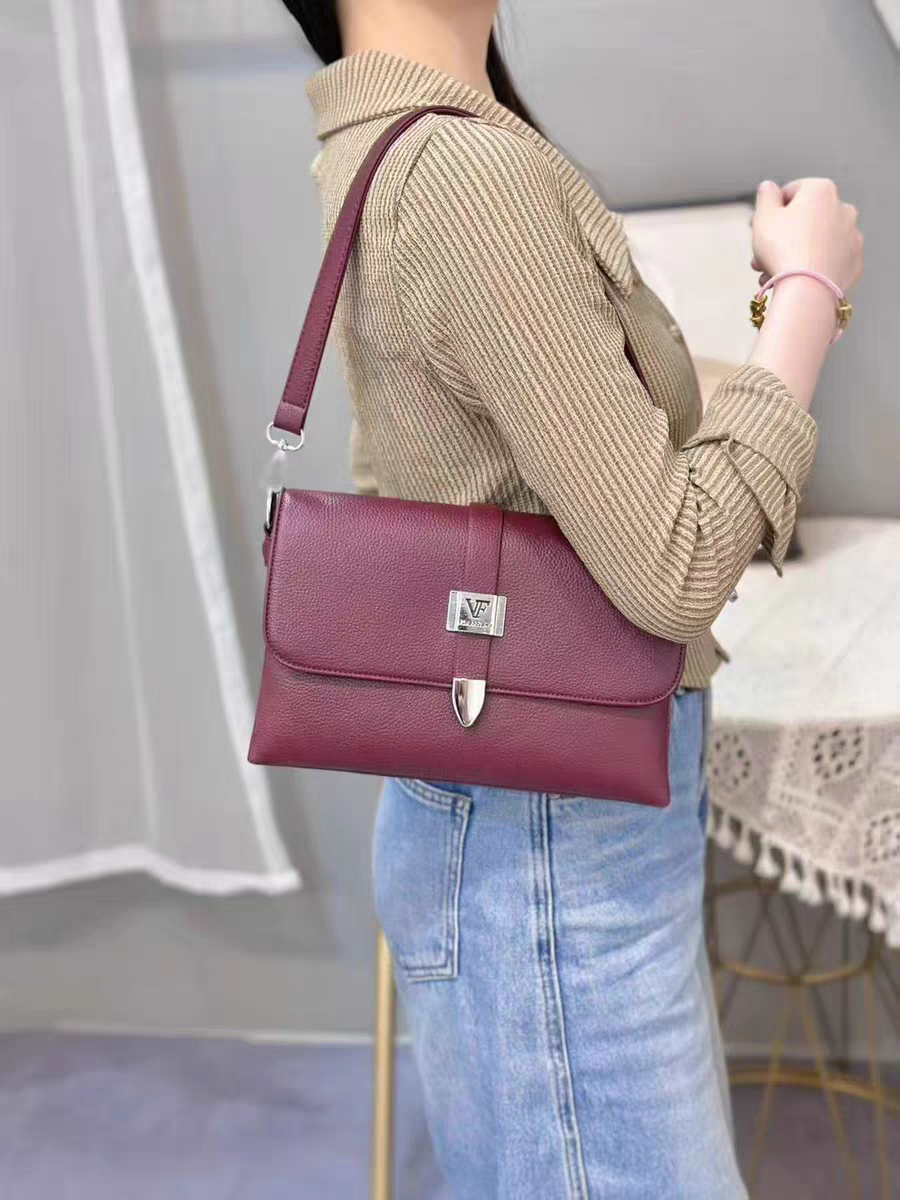 New fashionable and versatile handbag one-shoulder crossbody bag high-end small square bag women's 9213