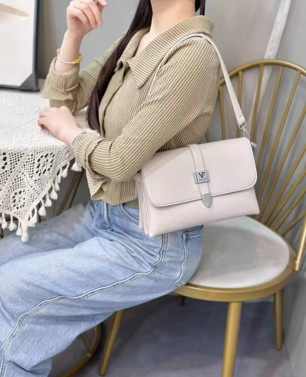 New fashionable and versatile handbag one-shoulder crossbody bag high-end small square bag women's 9213