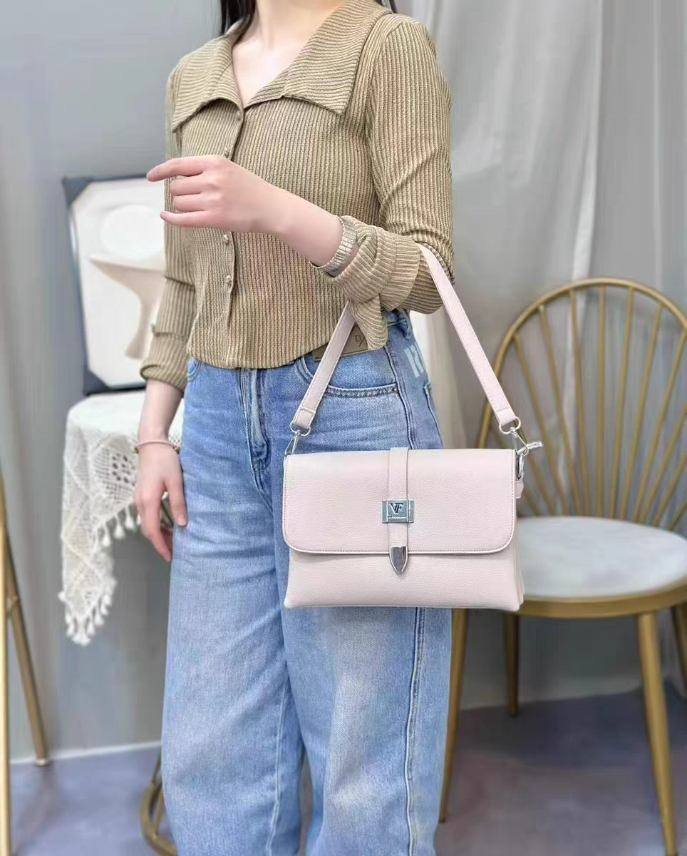 New fashionable and versatile handbag one-shoulder crossbody bag high-end small square bag women's 9213